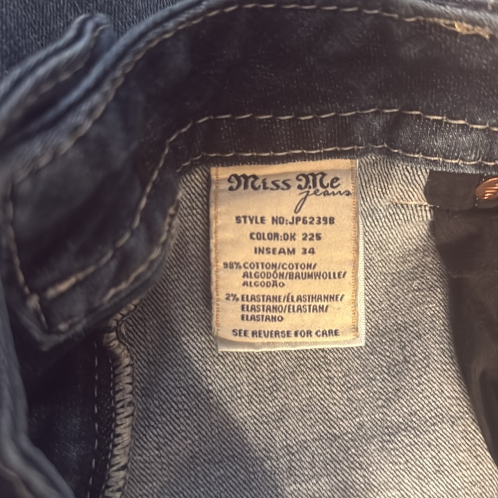 Miss Me Jeans - like new! Size 32x34, boot cut - Picture 4 of 4